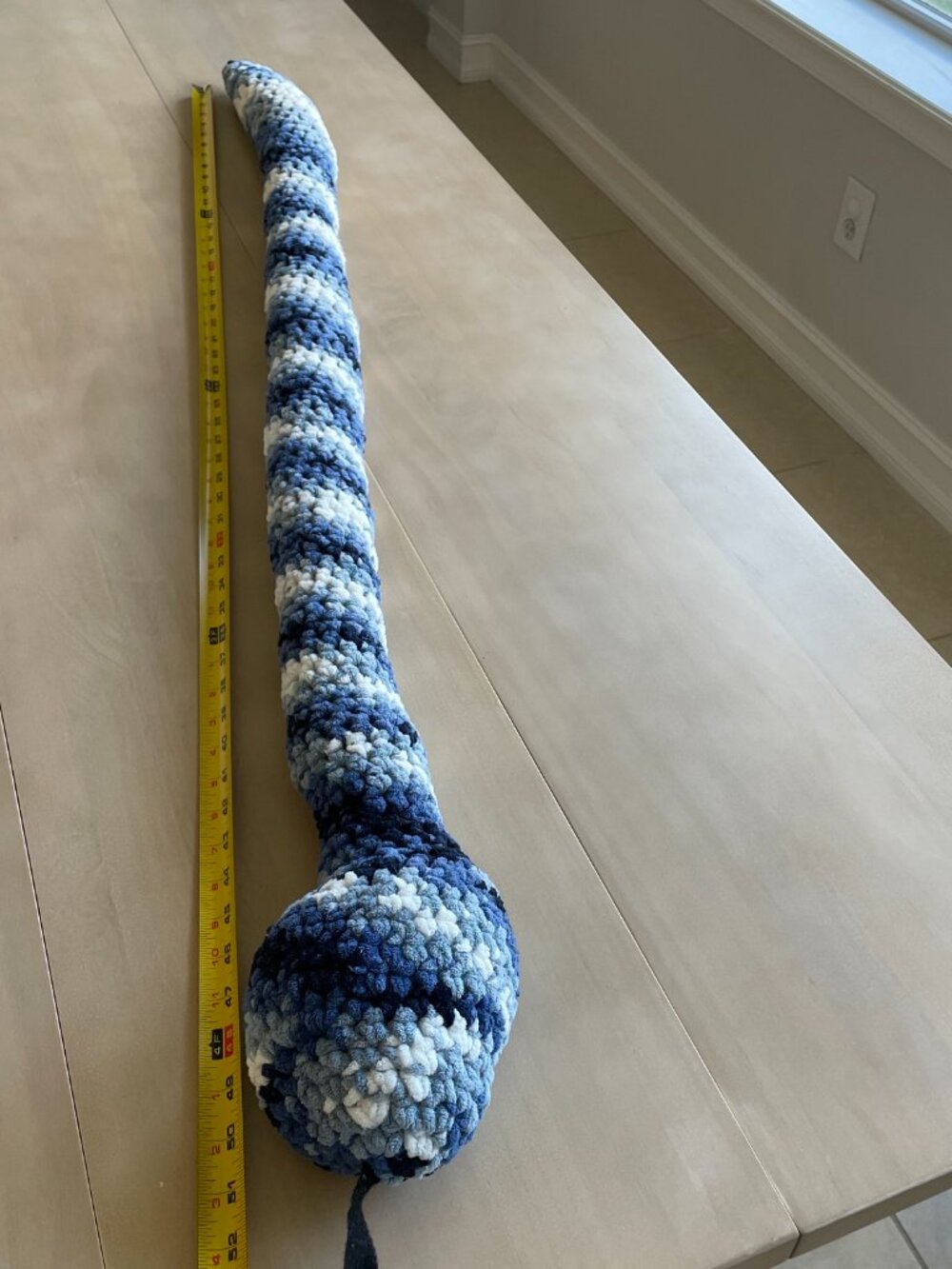 Entire Closet $5! 4' Long Blue & White Hand Crocheted Snake Plushie Plush - Picture 5 of 6
